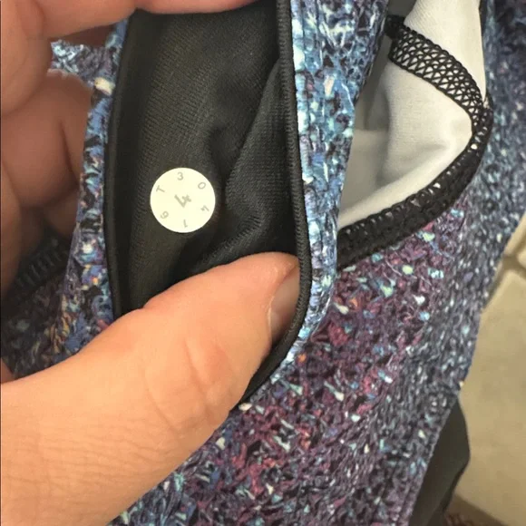 Lululemon - Picture 3 of 3